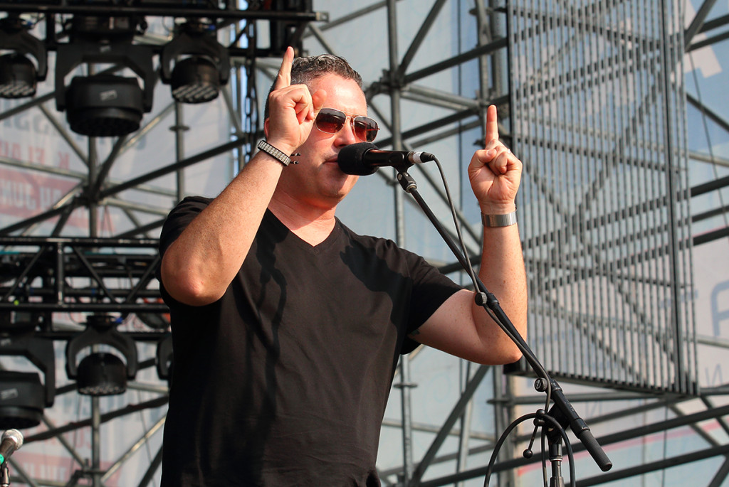 Ed Robertson of the Barenaked Ladies addressing the crowd