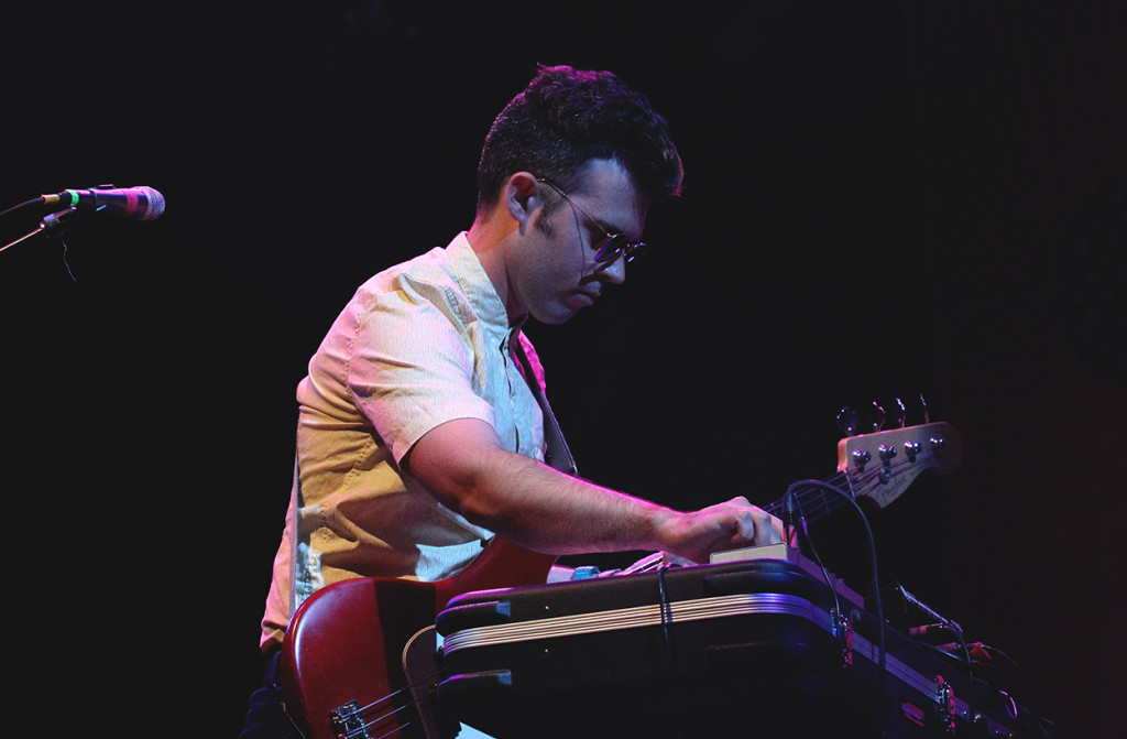 tUnE-yArDs