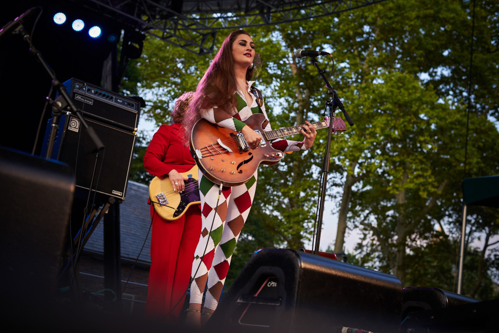 Kitty, Daisy & Lewis